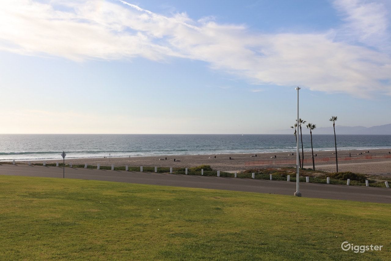 Dockweiler Beach | Lifeguard Towers 55-56 Photo 3