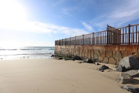 Dockweiler Beach | Lifeguard Towers 55-56 Photo 34