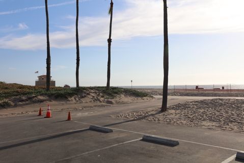 Dockweiler Beach | Lifeguard Towers 55-56 Photo 80