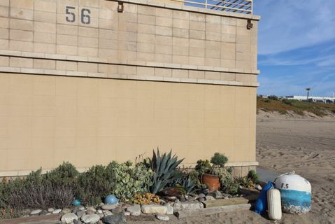 Dockweiler Beach | Lifeguard Towers 55-56 Photo 41