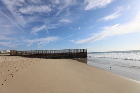 Dockweiler Beach | Lifeguard Towers 55-56 Photo 17
