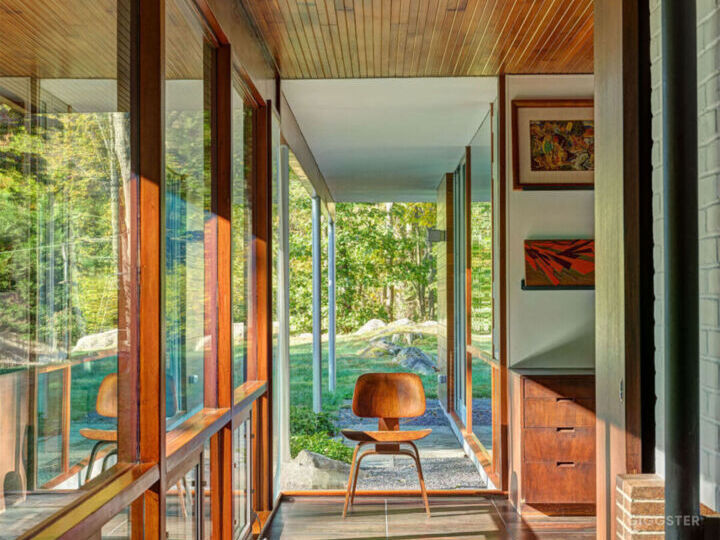 Stunning MidCentury Modern home Rent this location on Giggster