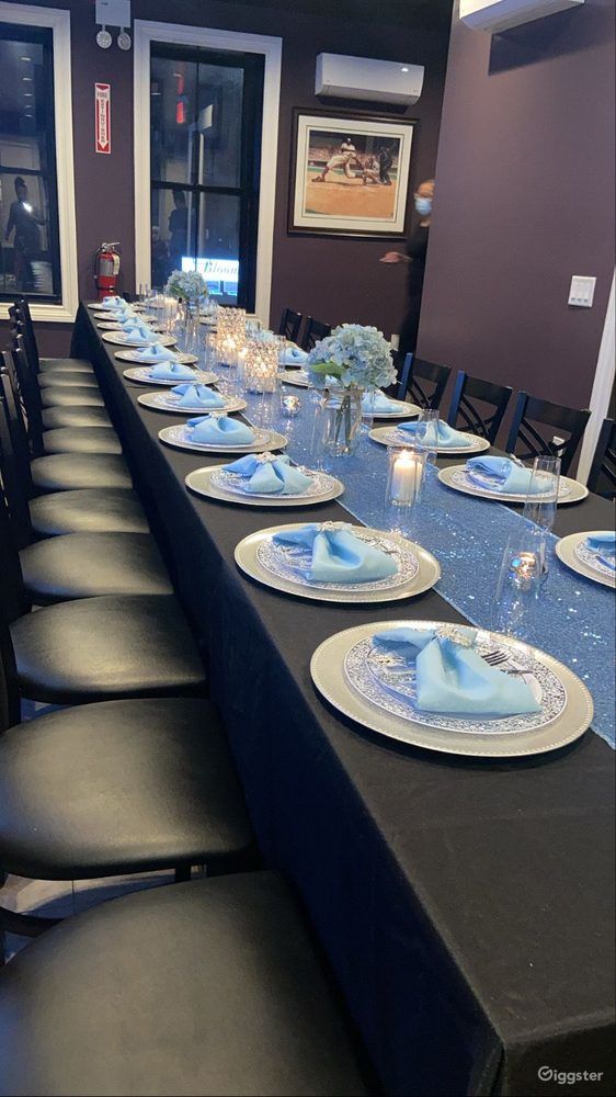 Chic, Urban Sports Bar and Restaurant in BedStuy Rent this location on Giggster