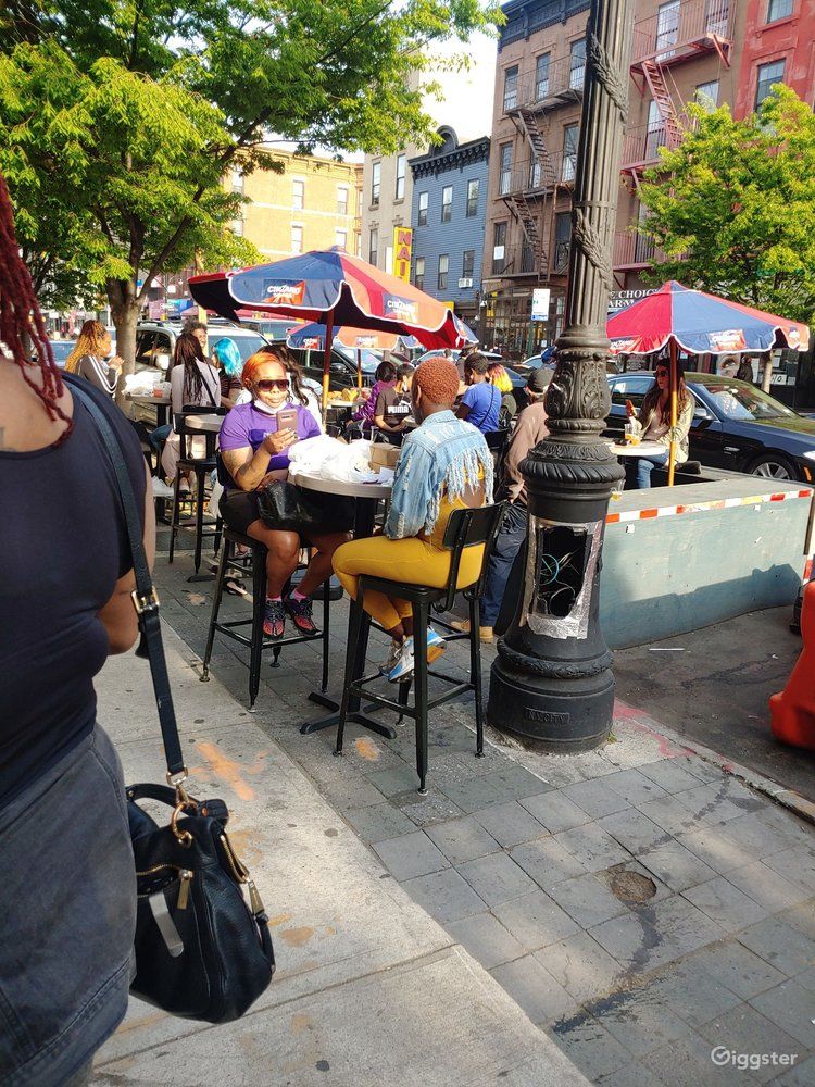 Chic, Urban Sports Bar and Restaurant in BedStuy Rent this location on Giggster
