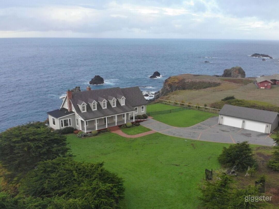 Cliffside Mansion on the Mendocino Coast Photo 1