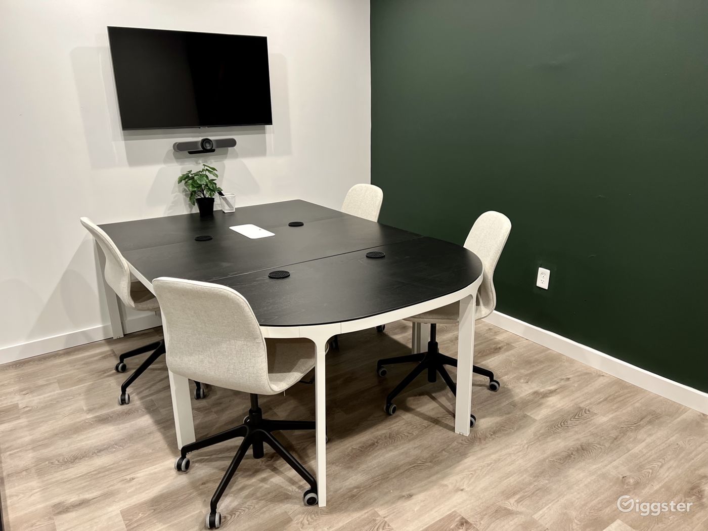 Coworking Space, Event Venue and Coffee Shop Rent this location on