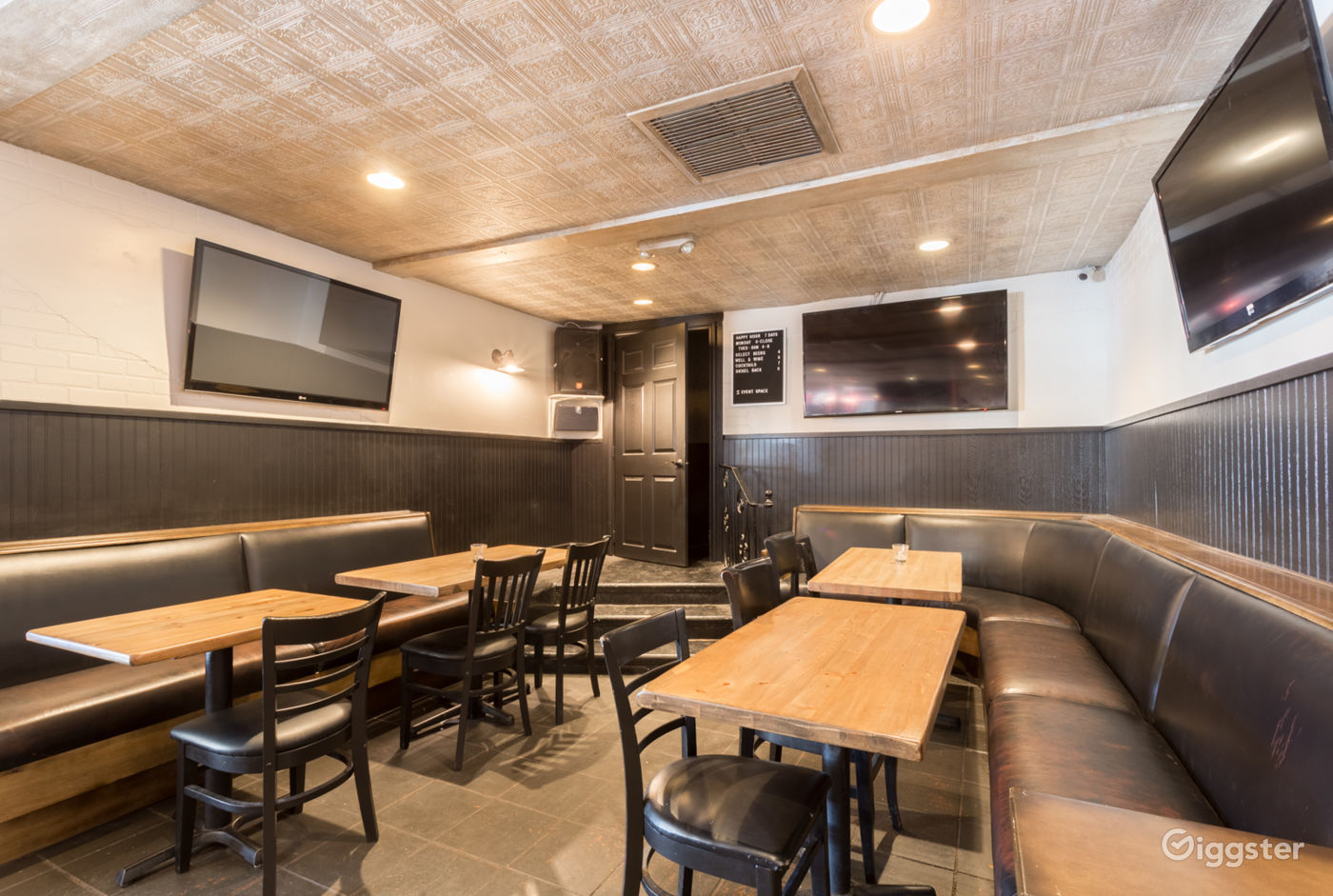 Dinner Entertainment Near Me